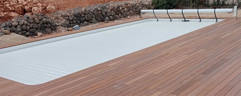 Cubierta automática piscina 2024 contorno madera